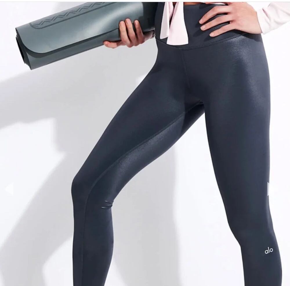 Alo Yoga High-Waist Shine‎ Legging in Anthracite Shine Size XS